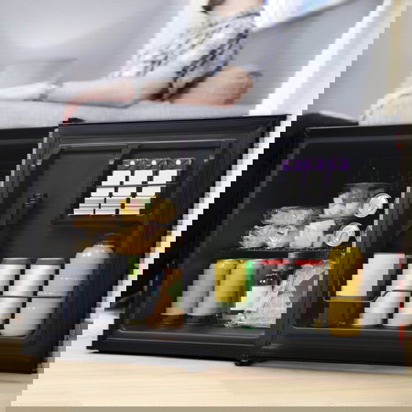 London Mini Fridge - manspaces.co.uk -